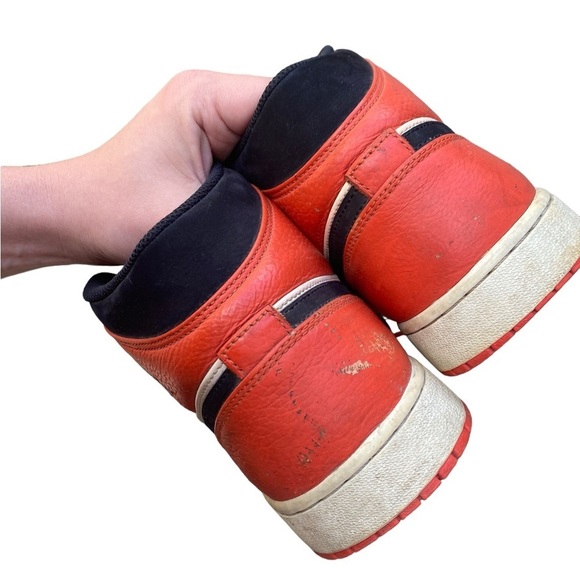 2018 Nike Air Jordan 1 Mid Team Orange Black Size 13 - Picture 6 of 10